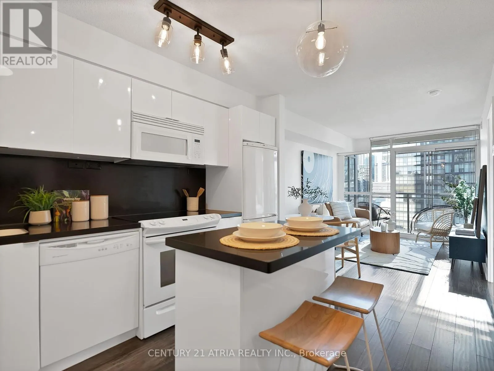 2103 - 15 ICEBOAT TERRACE