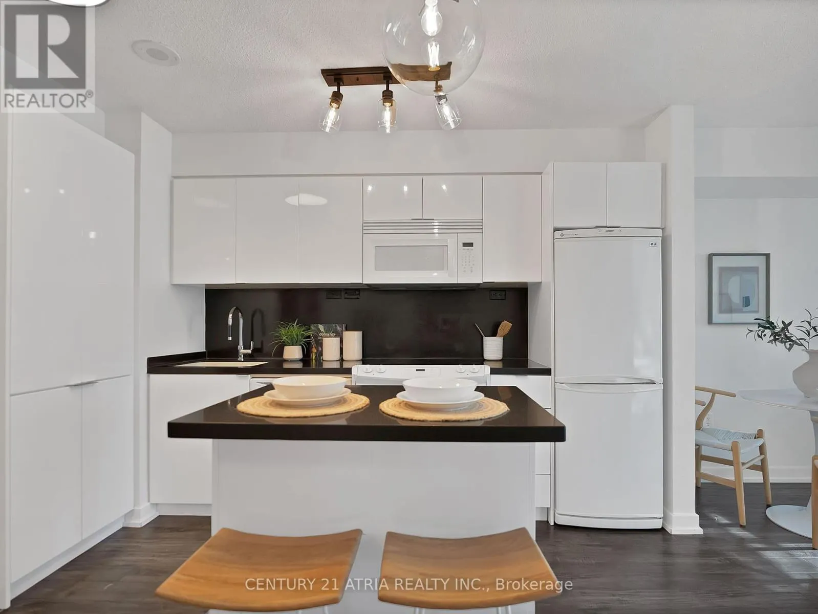 2103 - 15 ICEBOAT TERRACE