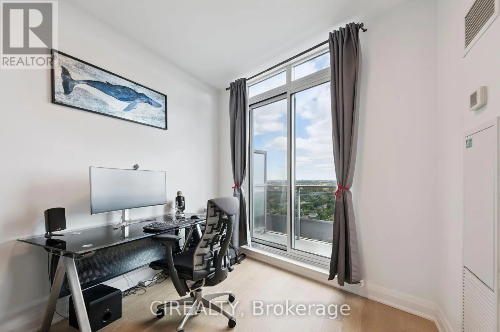 UPH02 - 18 HOLMES AVENUE