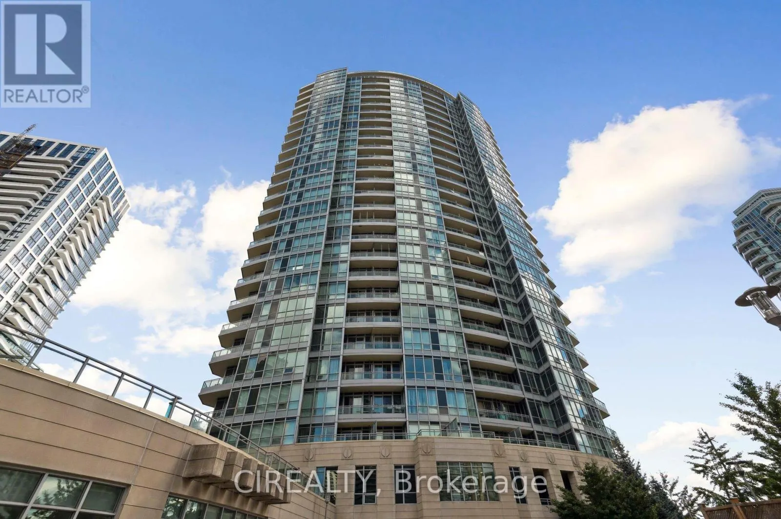 UPH02 - 18 HOLMES AVENUE