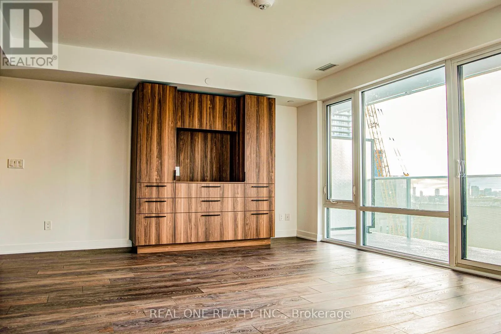 3002 - 501 YONGE STREET