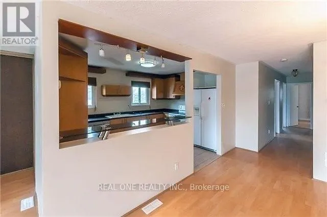 UPPER - 27 TUSCARORA DRIVE
