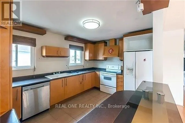 UPPER - 27 TUSCARORA DRIVE