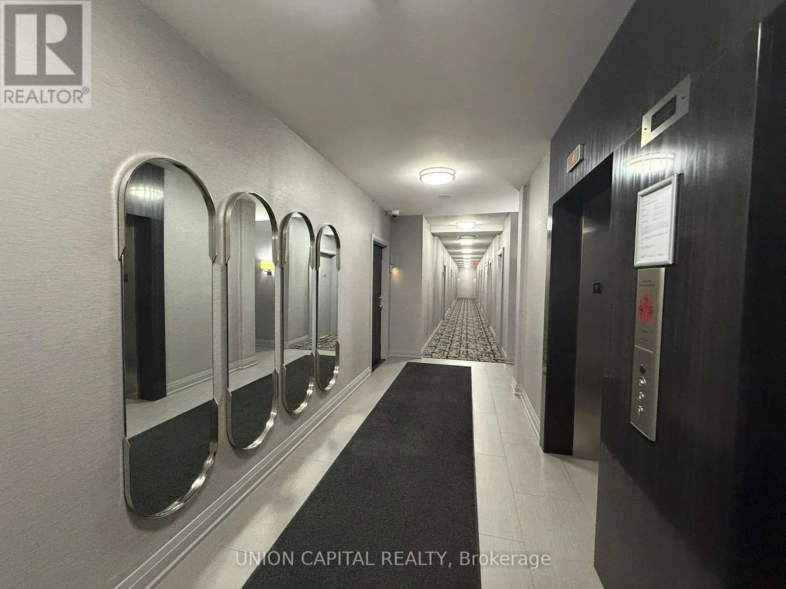 405 - 17 KENASTON GARDENS