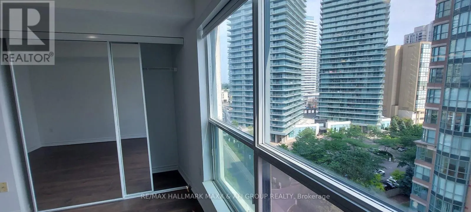 1103 - 7 LORRAINE DRIVE