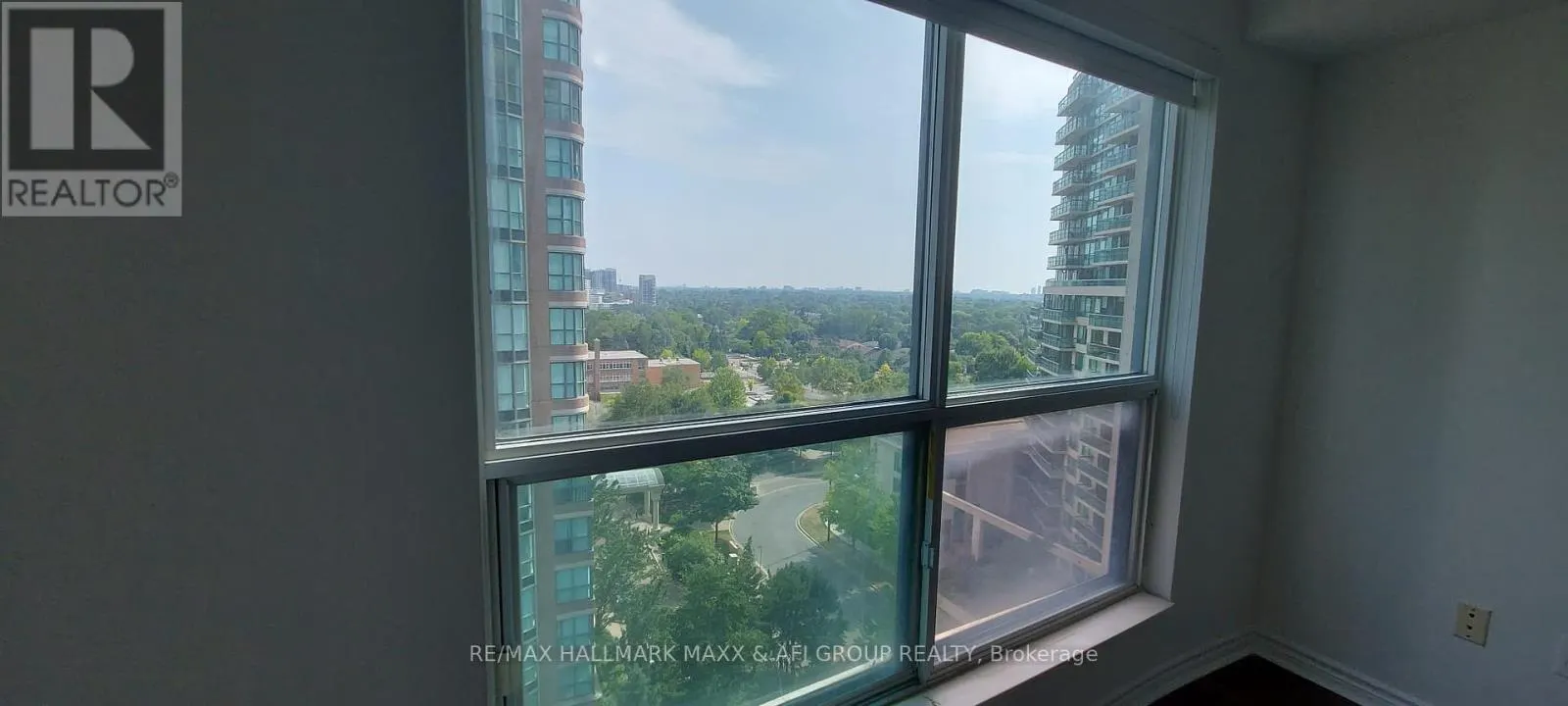 1103 - 7 LORRAINE DRIVE