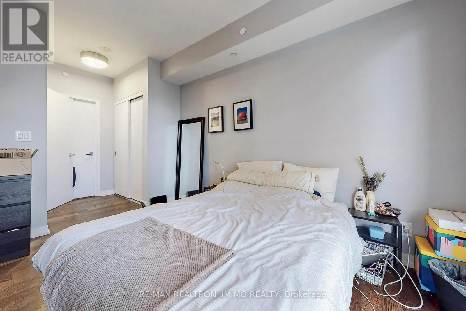 2411 - 21 WIDMER STREET