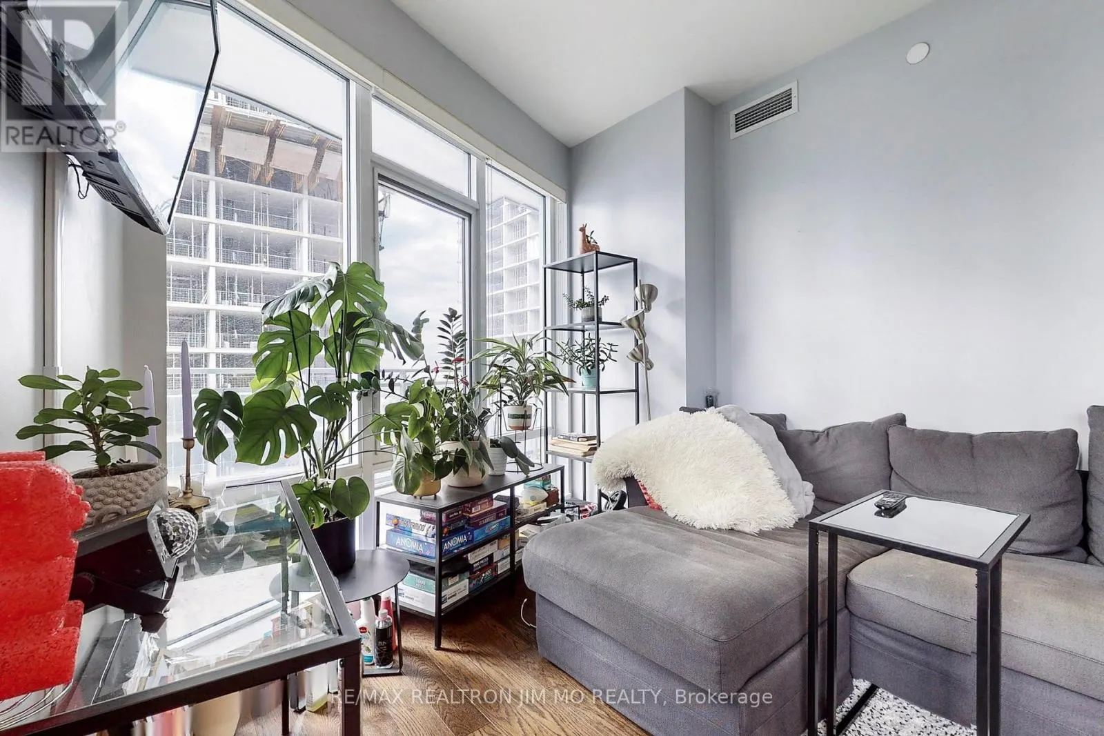 2411 - 21 WIDMER STREET