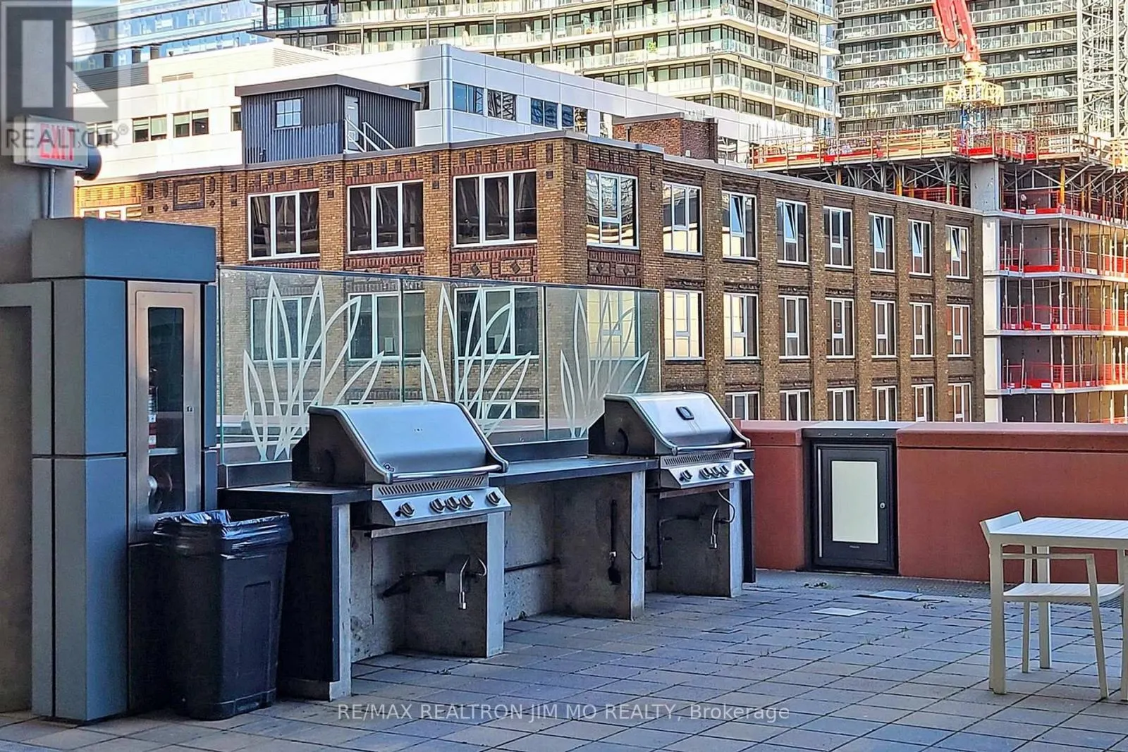 2411 - 21 WIDMER STREET