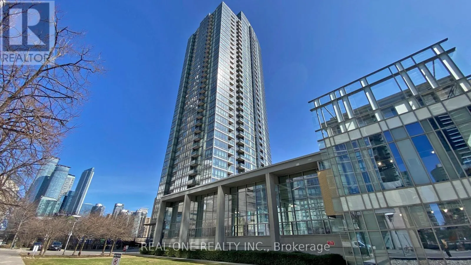 307 - 5 MARINER TERRACE