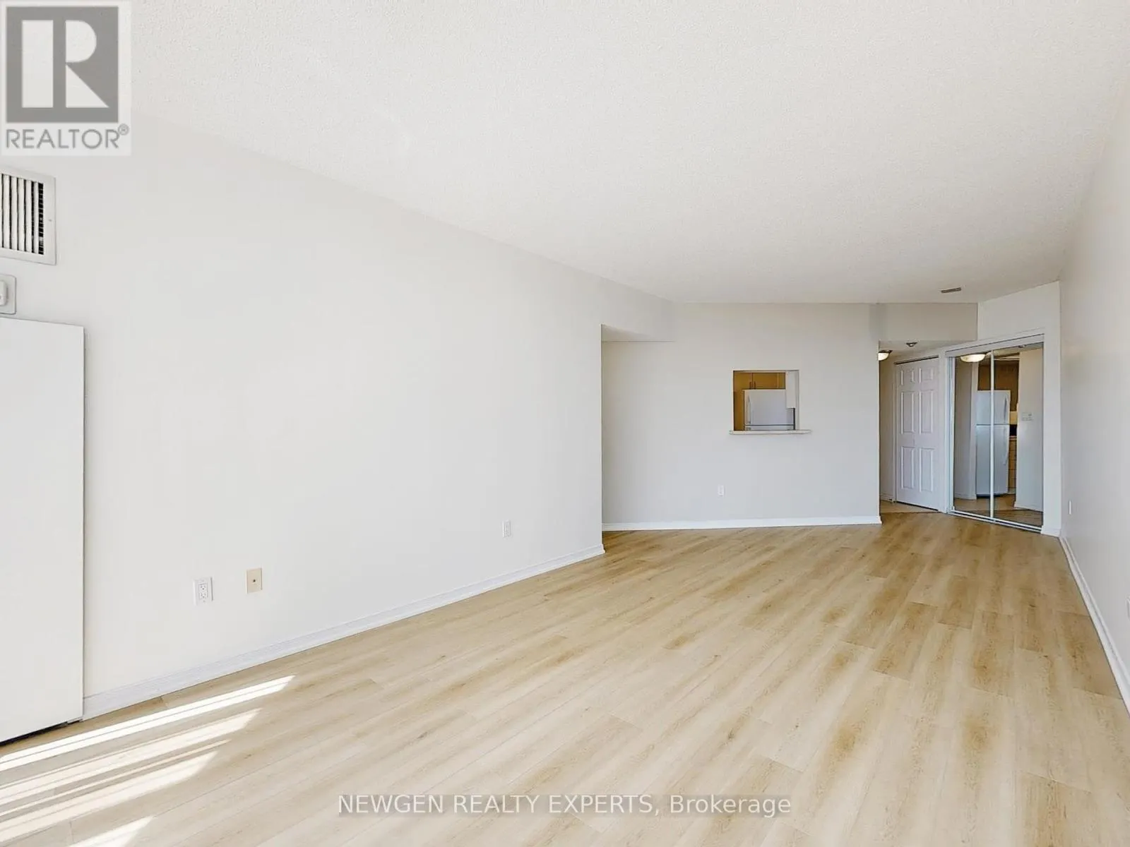 2903 - 5 CONCORDE PLACE