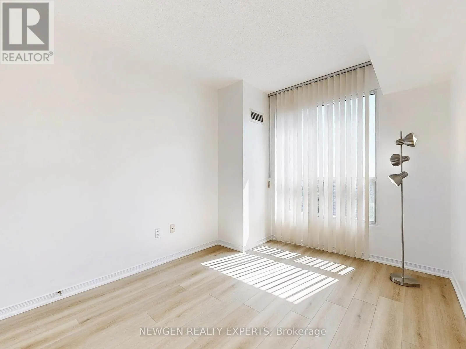 2903 - 5 CONCORDE PLACE