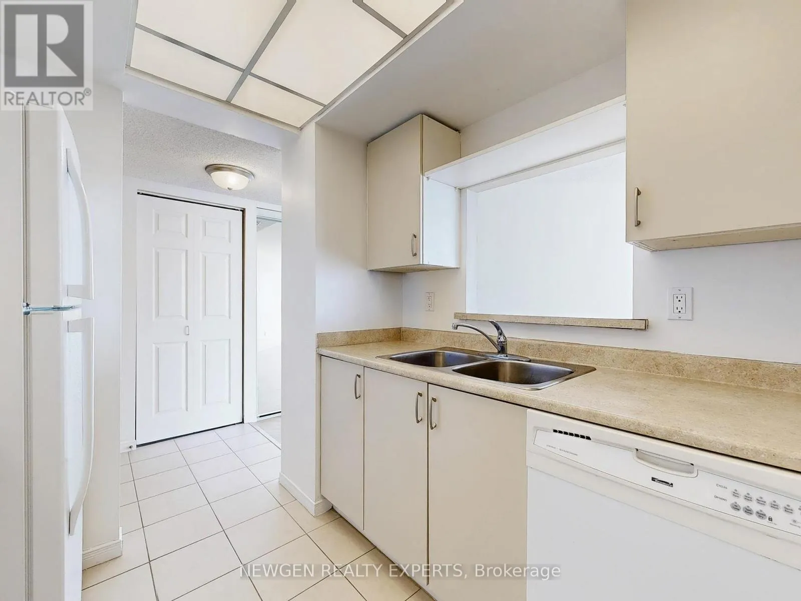 2903 - 5 CONCORDE PLACE
