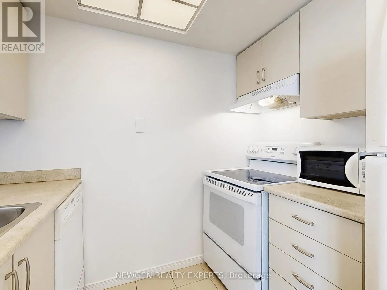 2903 - 5 CONCORDE PLACE