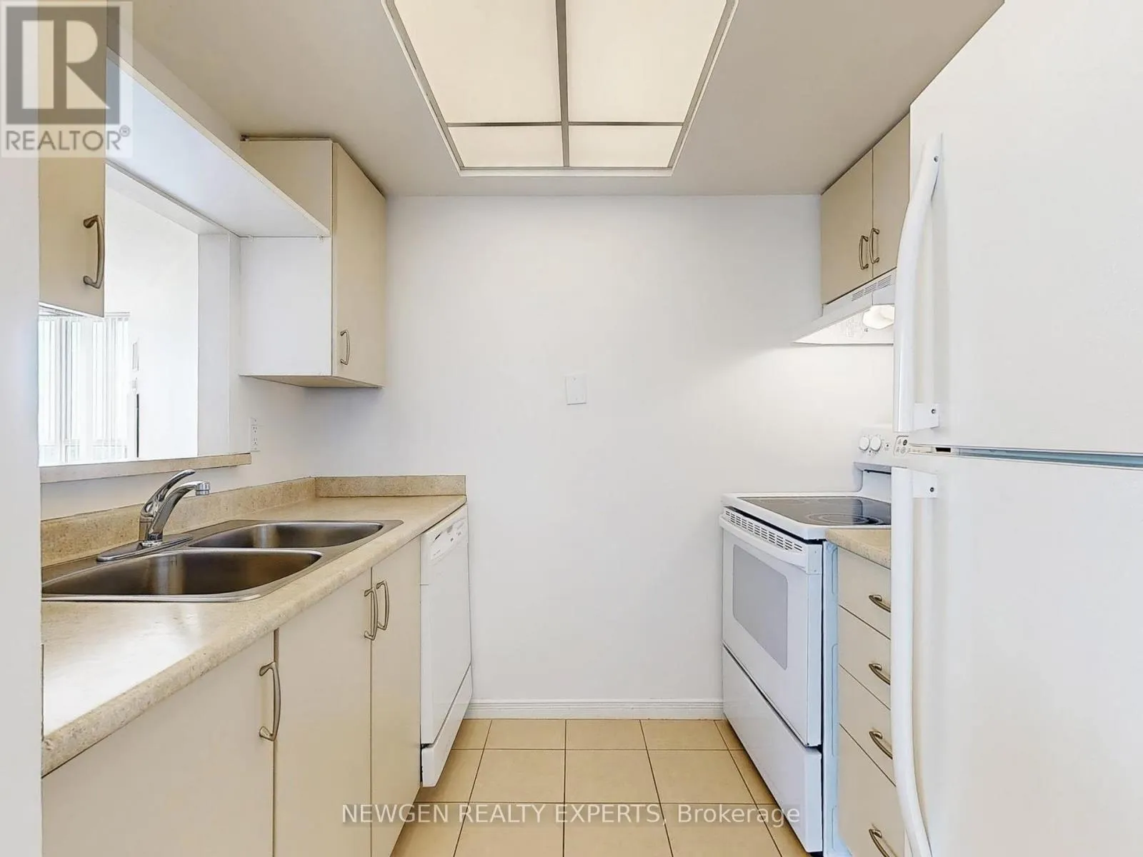 2903 - 5 CONCORDE PLACE
