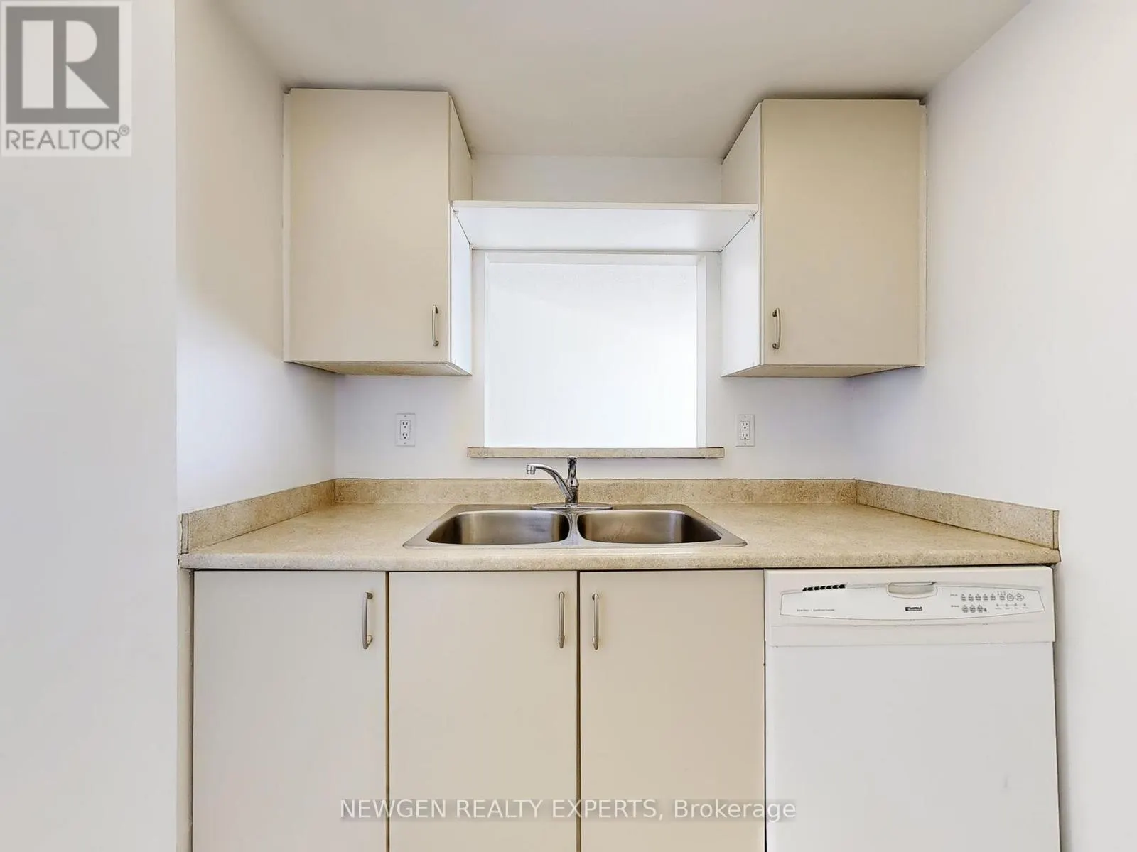 2903 - 5 CONCORDE PLACE