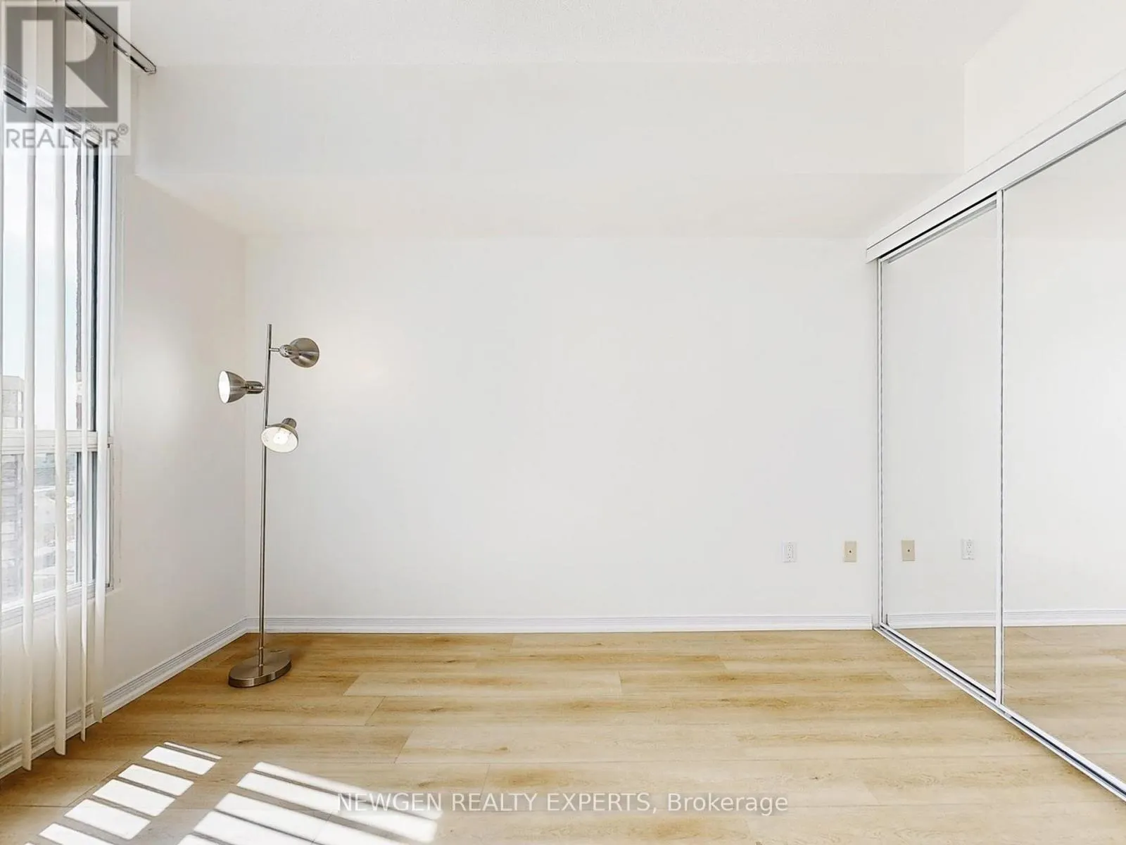 2903 - 5 CONCORDE PLACE