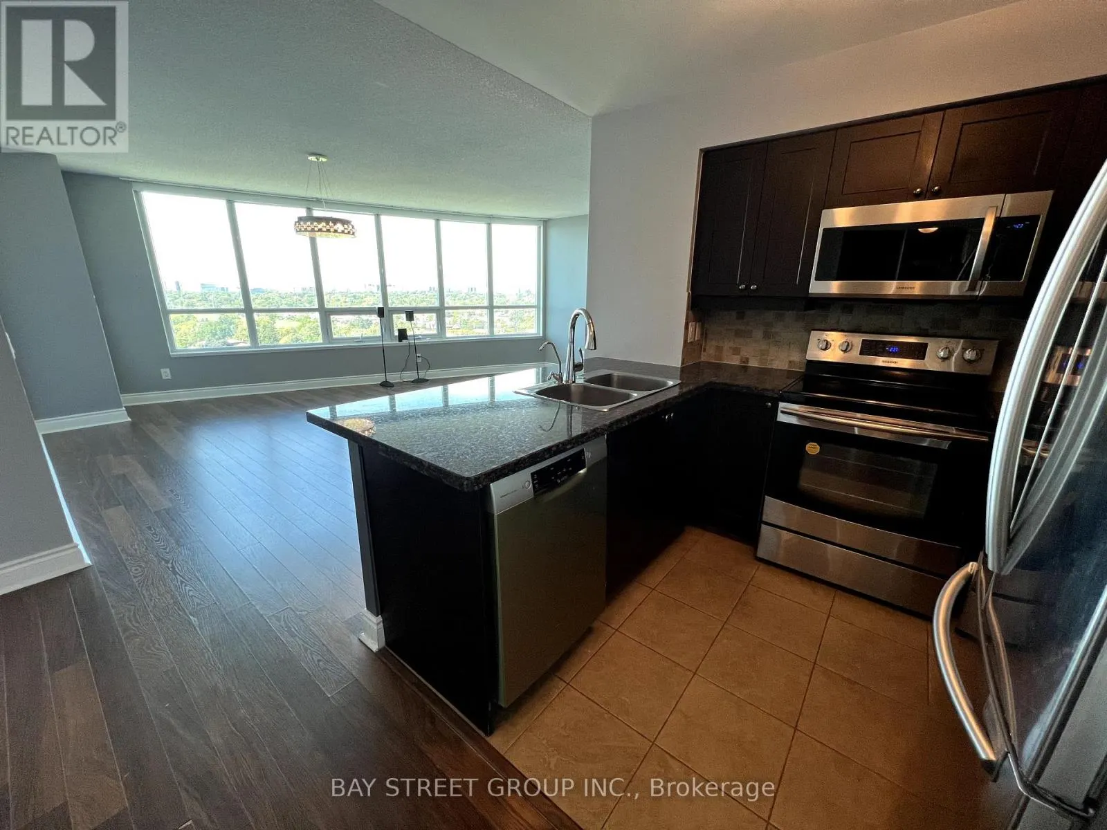 1719 - 25 GREENVIEW AVENUE