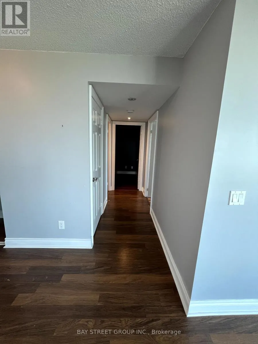 1719 - 25 GREENVIEW AVENUE