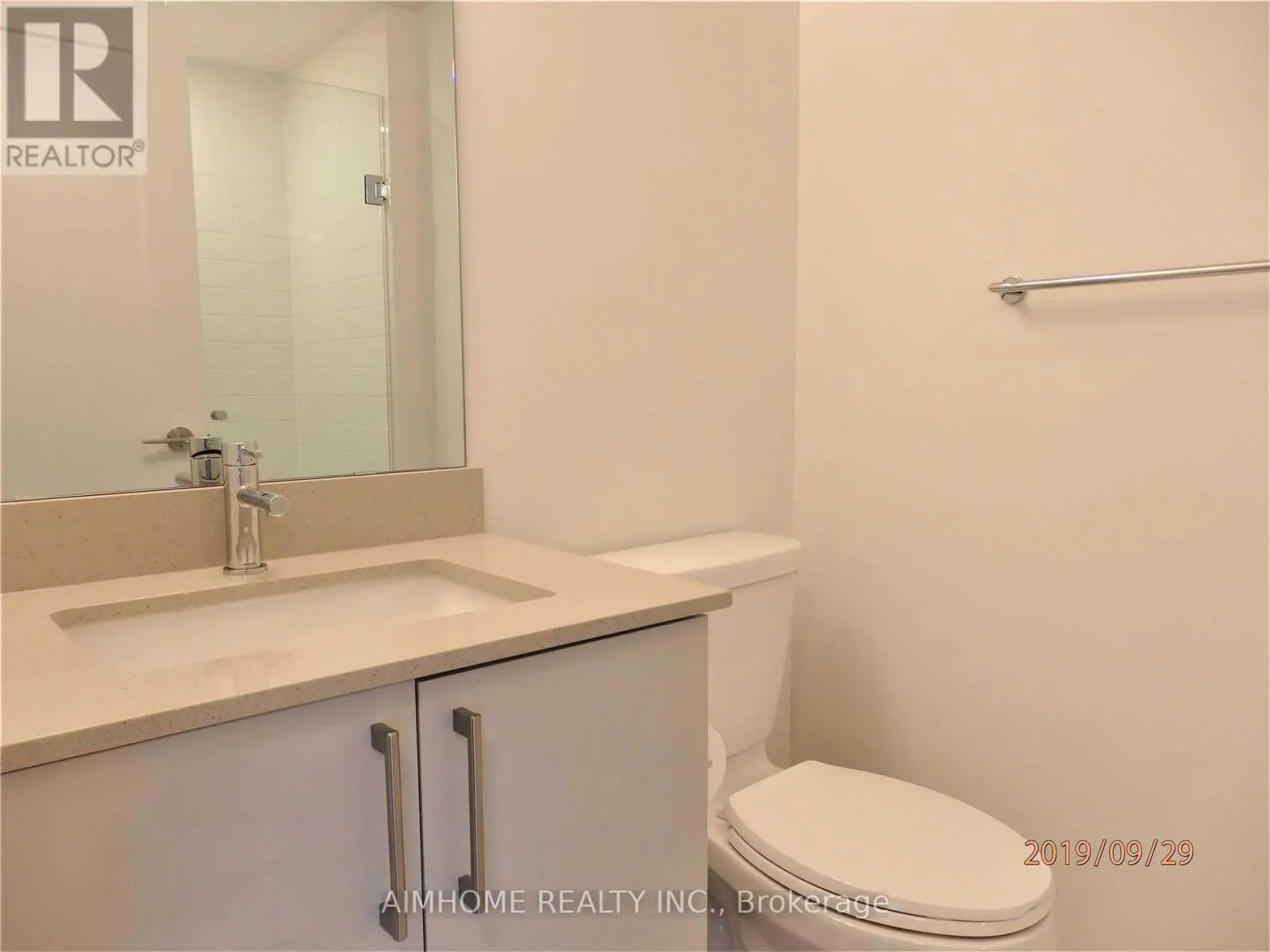 1201 - 27 BATHURST STREET