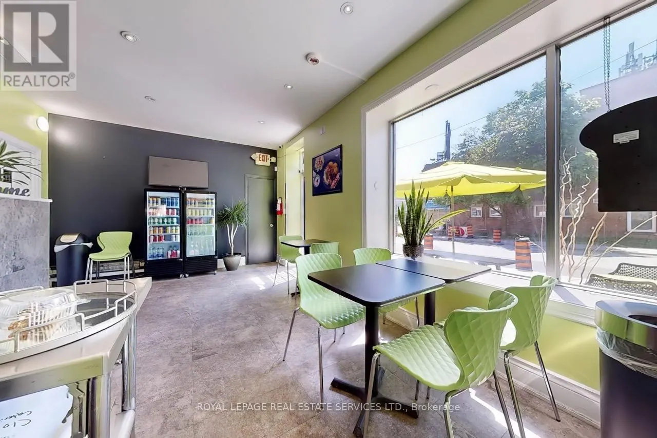 6 FAIRLAWN AVENUE
