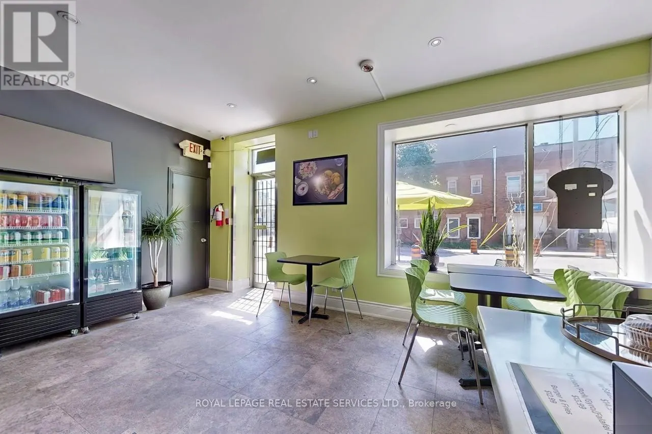 6 FAIRLAWN AVENUE