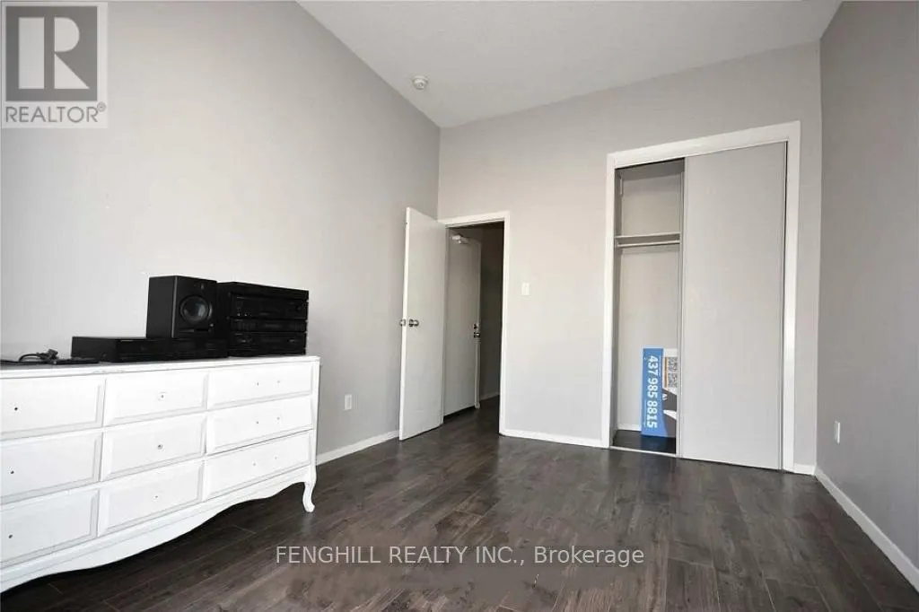 MAIN - 678 BATHURST STREET