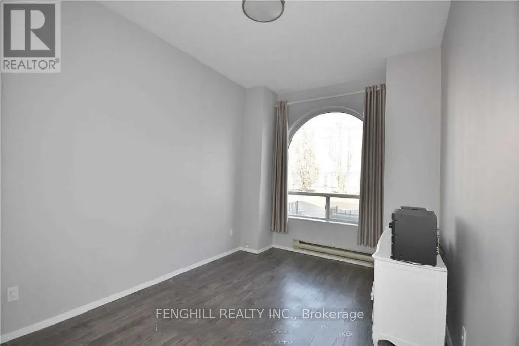 MAIN - 678 BATHURST STREET