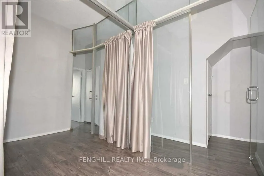 MAIN - 678 BATHURST STREET