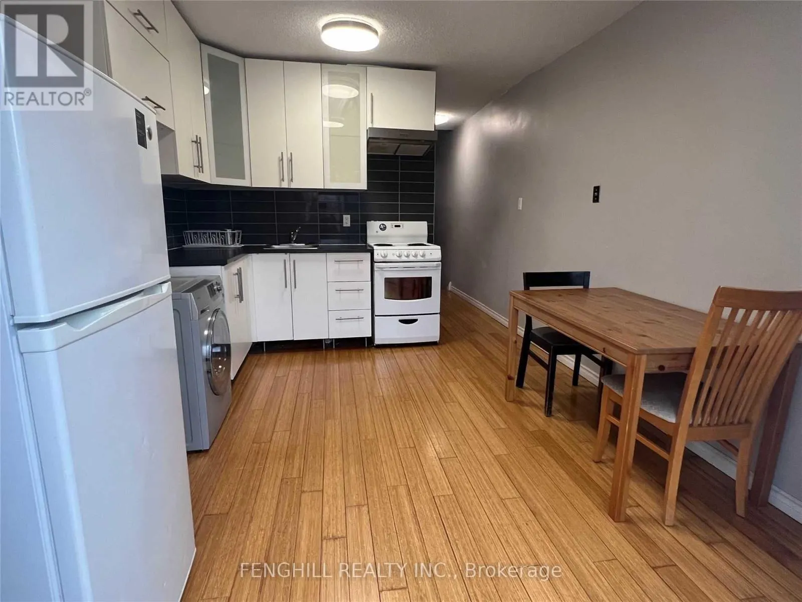 2 - 678 BATHURST STREET
