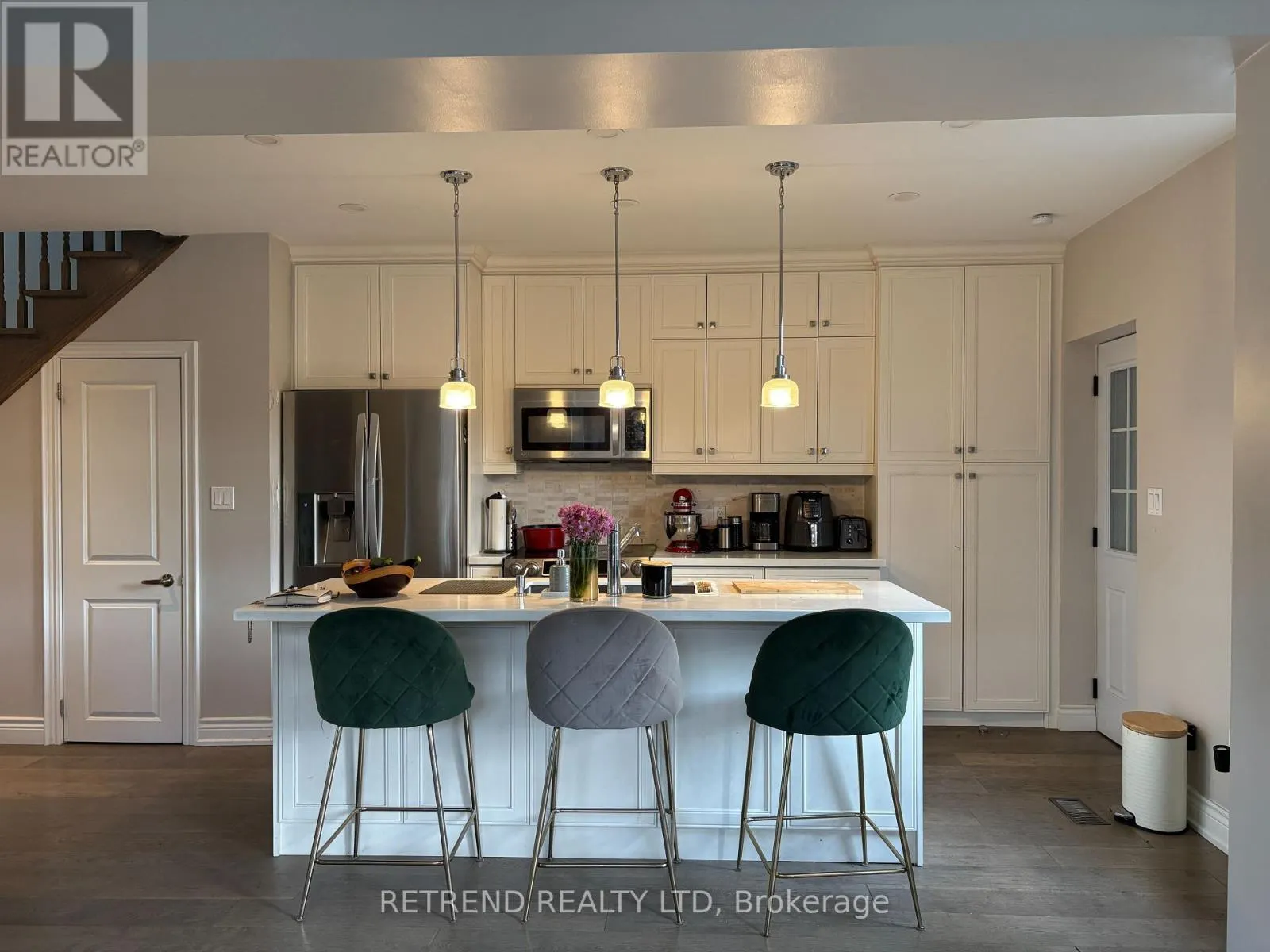 UPPER - 892 PALMERSTON AVENUE
