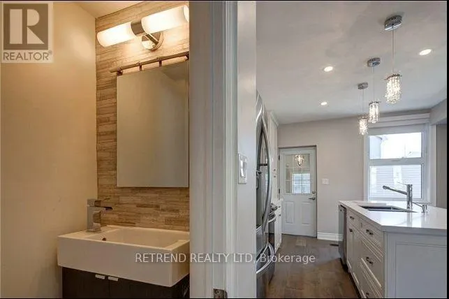 UPPER - 892 PALMERSTON AVENUE