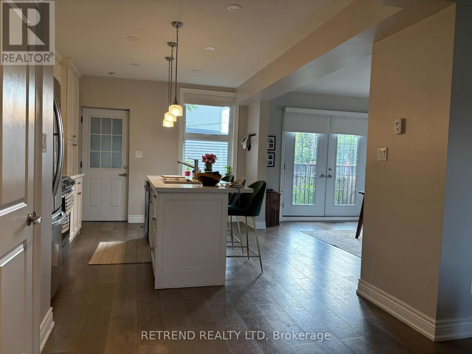 UPPER - 892 PALMERSTON AVENUE