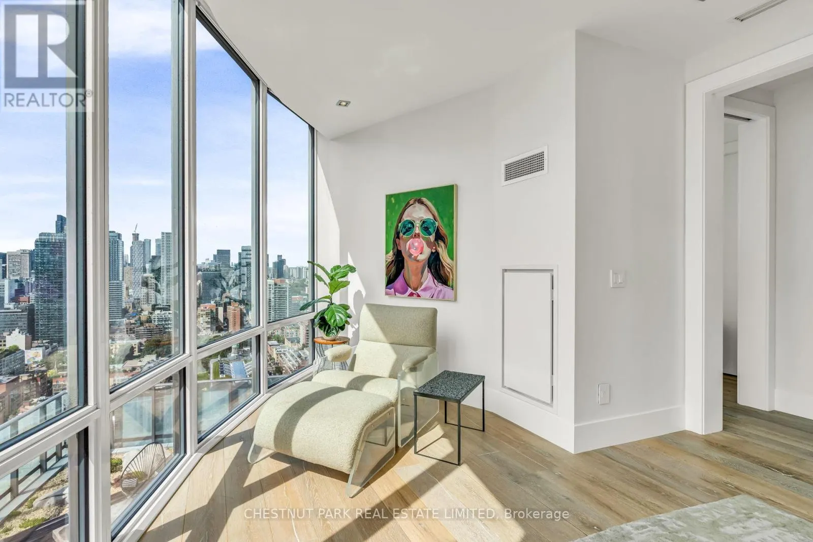 3302 - 1 MARKET STREET