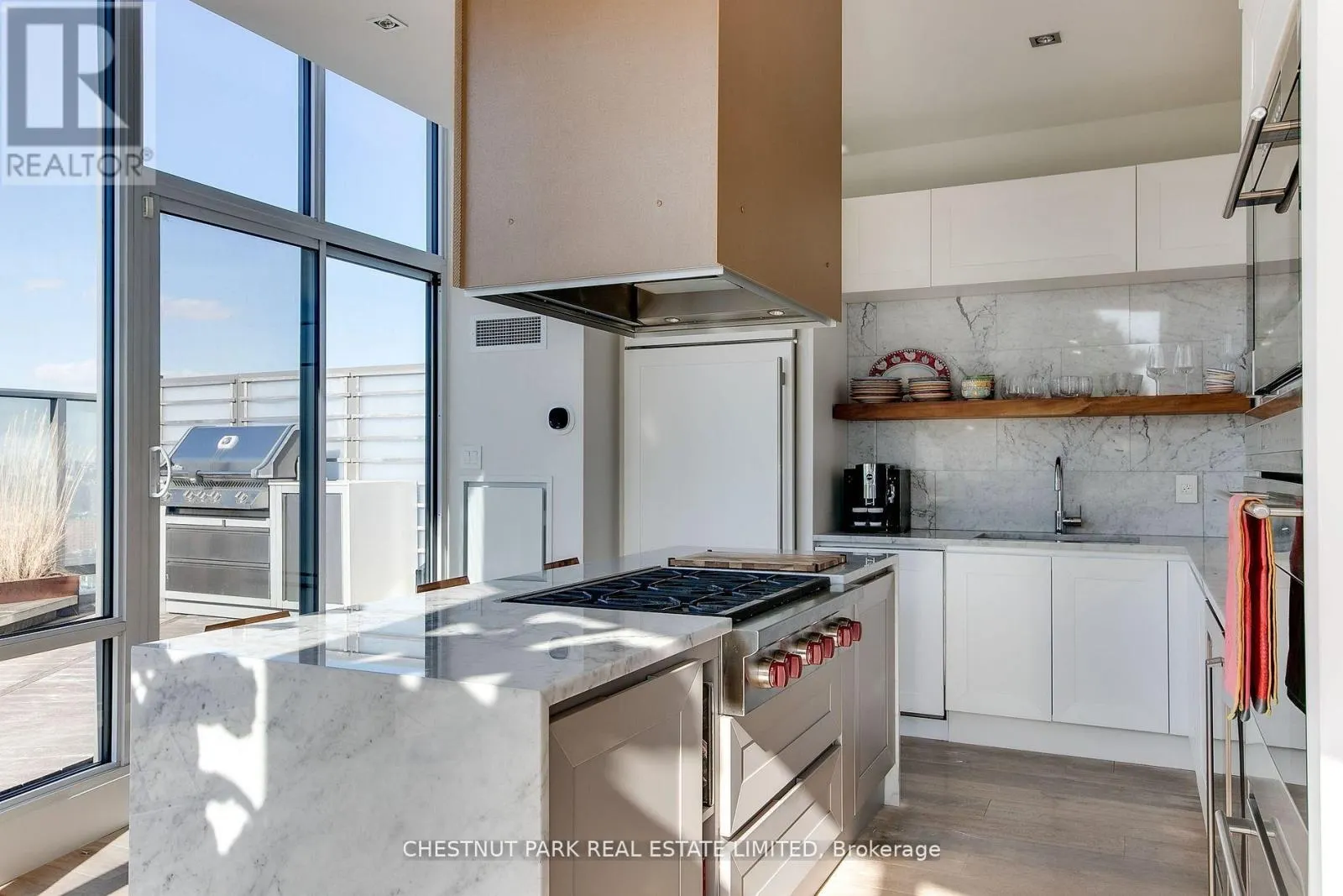 3302 - 1 MARKET STREET