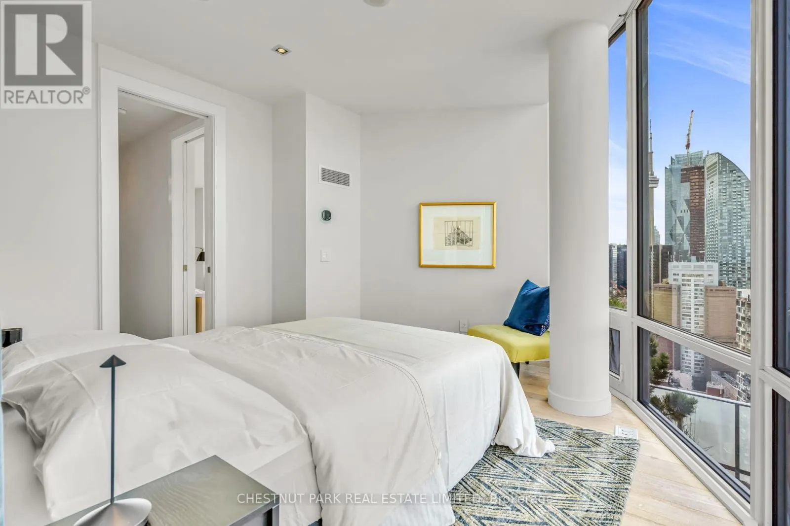 3302 - 1 MARKET STREET