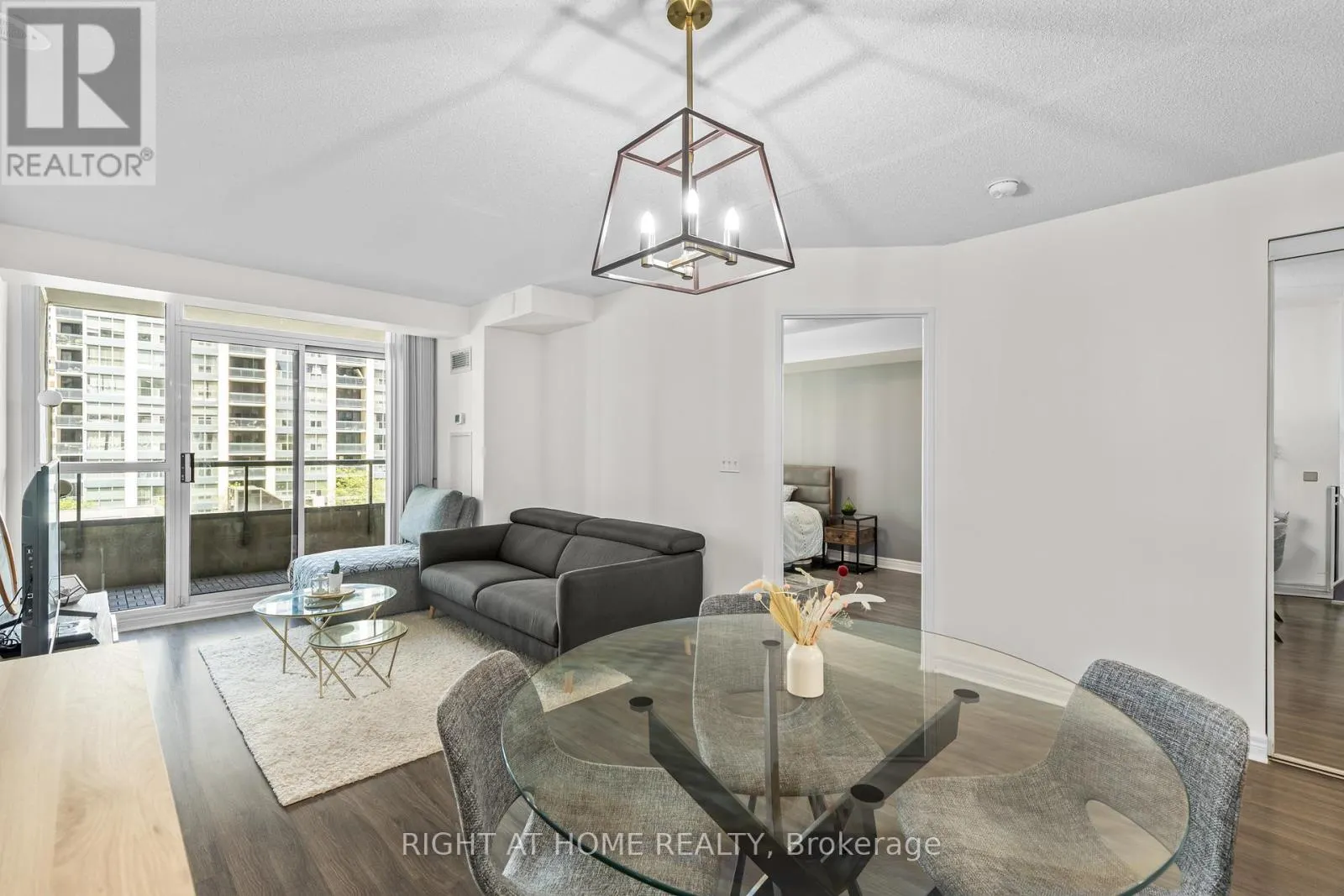 503 - 23 HOLLYWOOD AVENUE