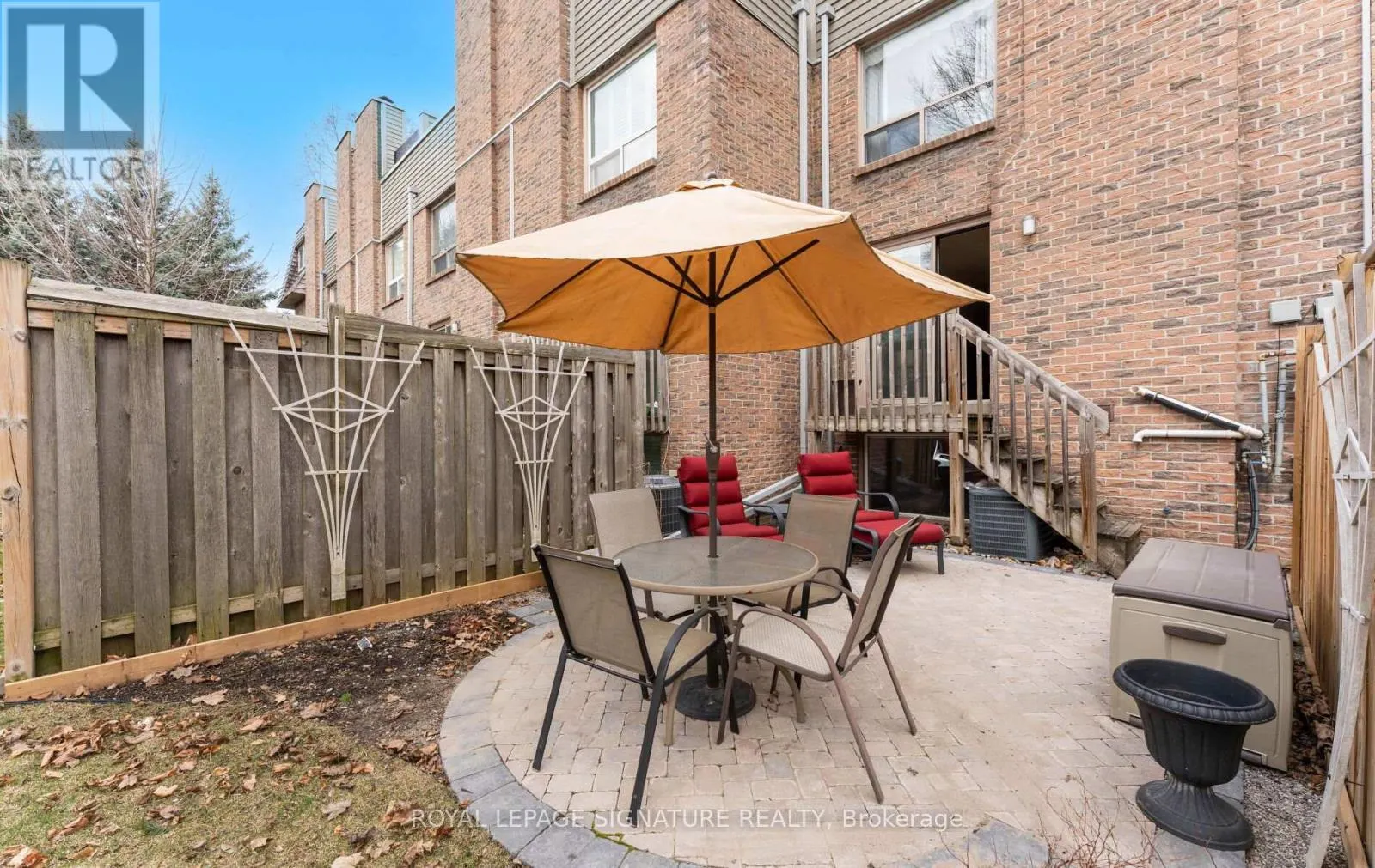 74 DUTCH MYRTLE WAY