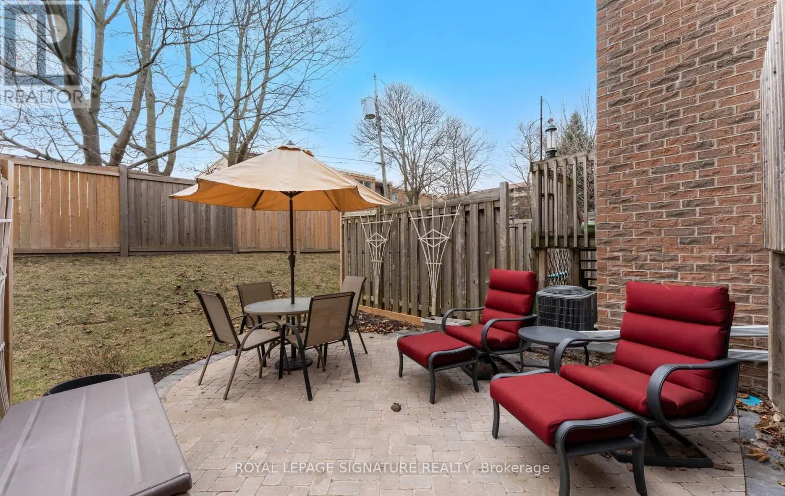 74 DUTCH MYRTLE WAY