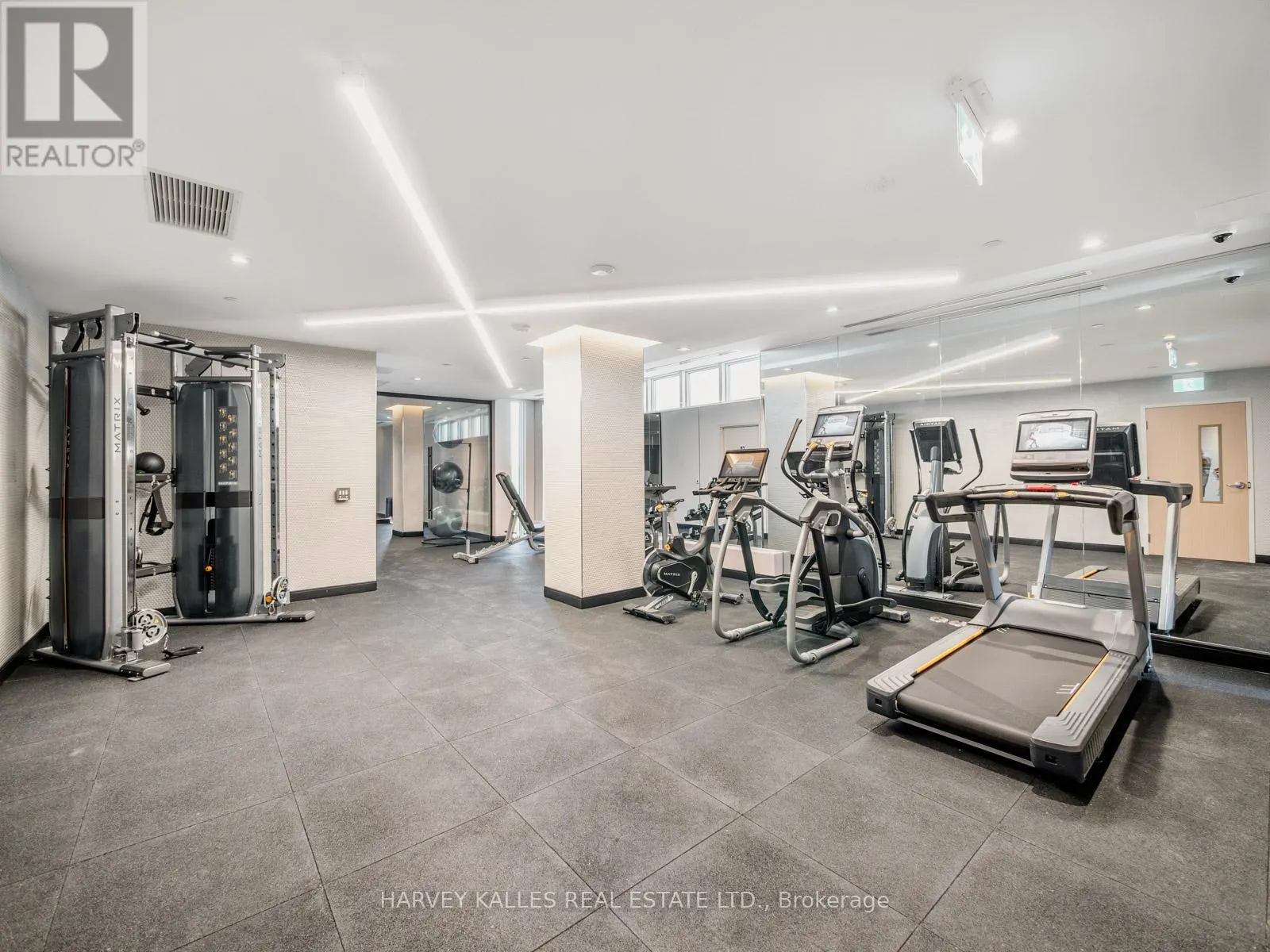 410 - 8 MANOR ROAD W