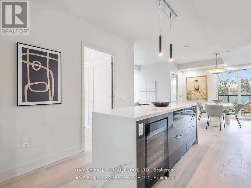 410 - 8 MANOR ROAD W