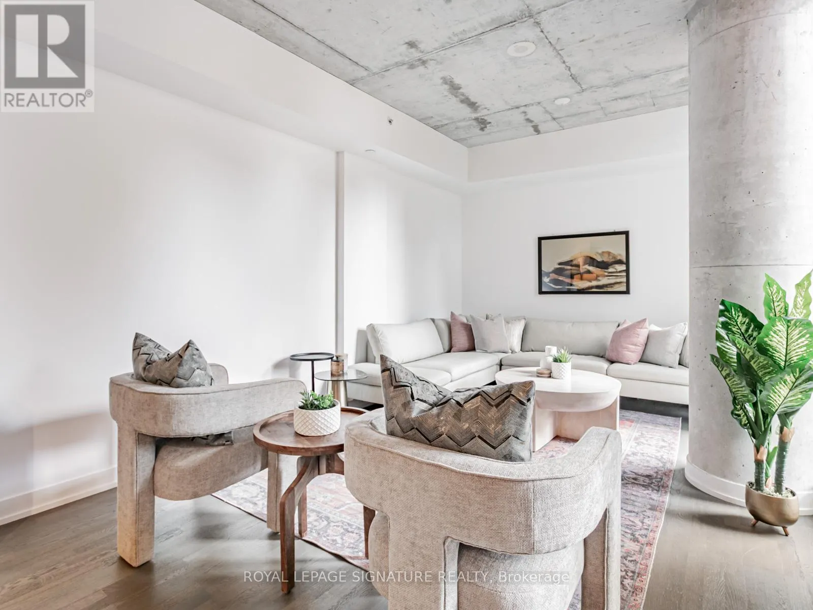 418 - 560 KING STREET W