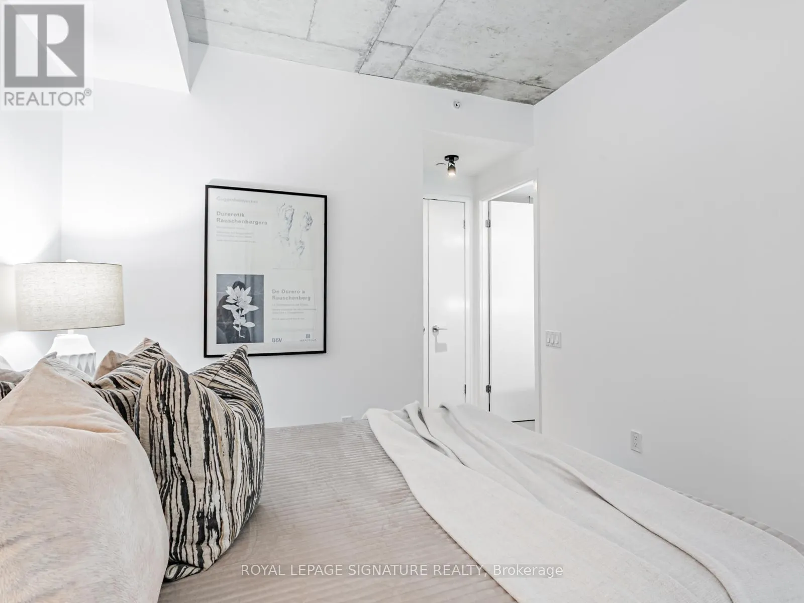 418 - 560 KING STREET W