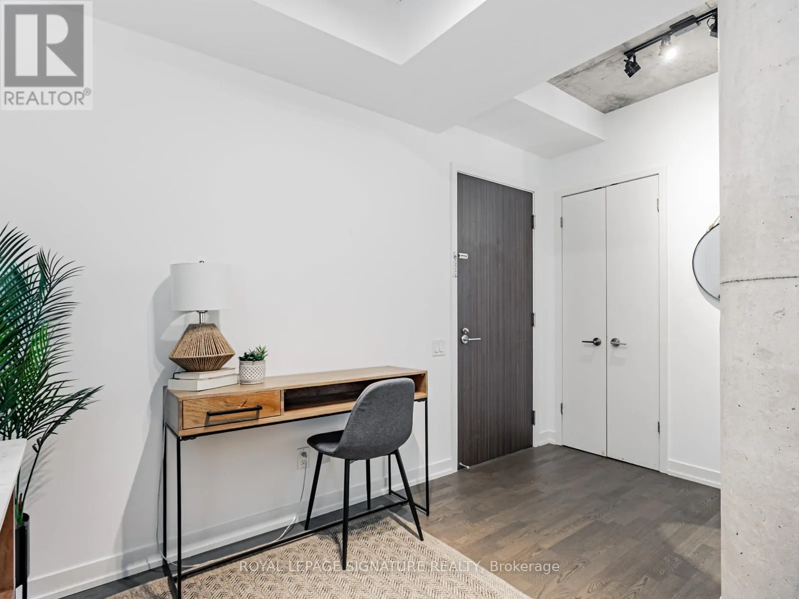 418 - 560 KING STREET W