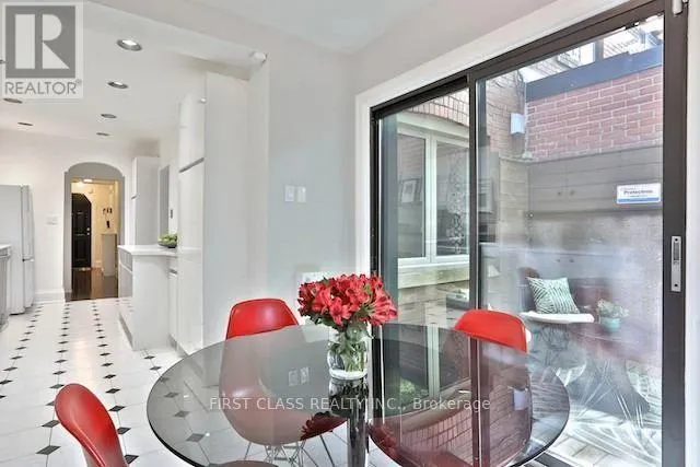262 CASTLEFIELD AVENUE