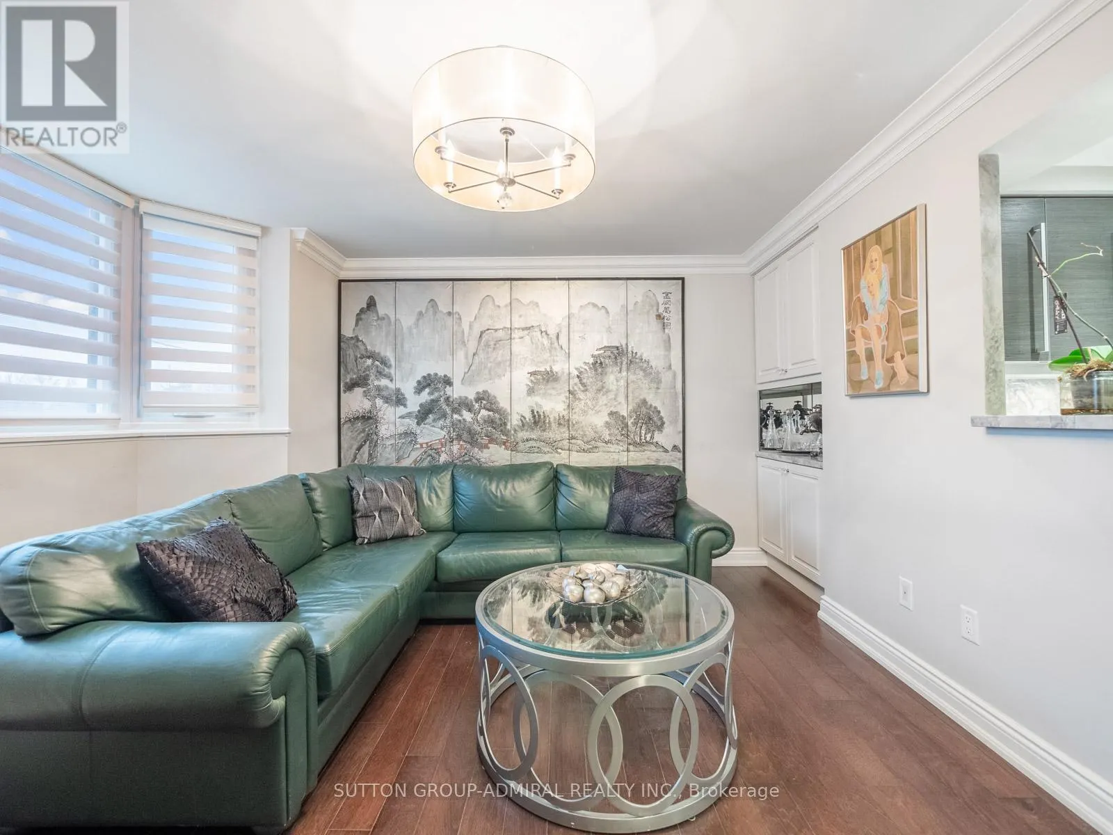 210 - 65 SPRING GARDEN AVENUE
