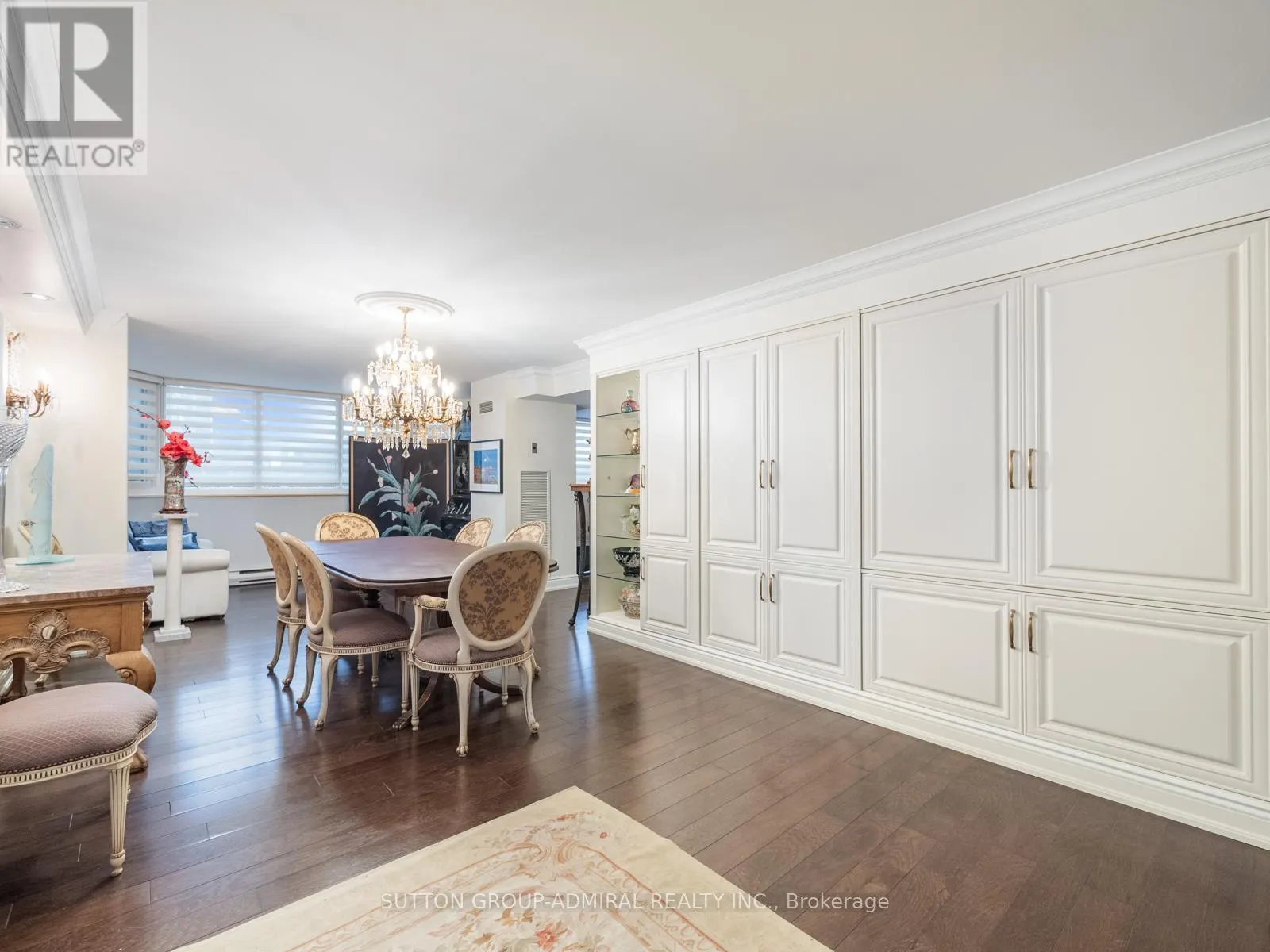 210 - 65 SPRING GARDEN AVENUE