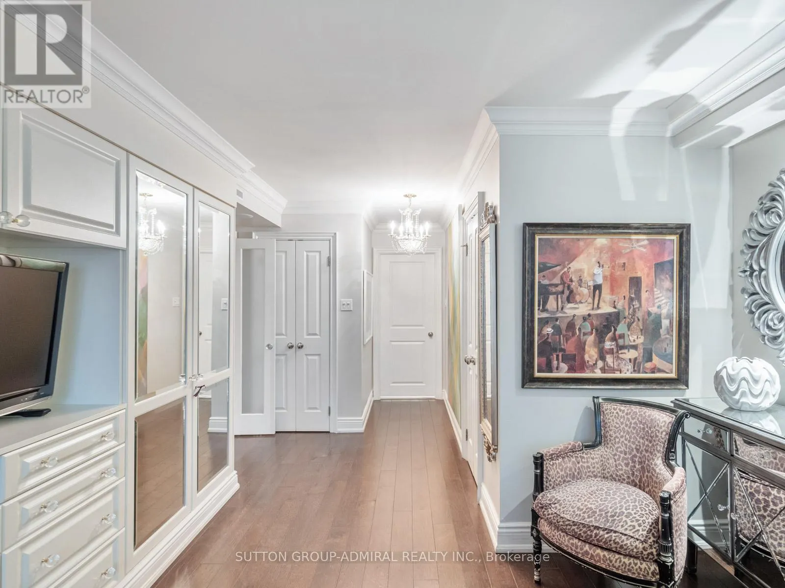 210 - 65 SPRING GARDEN AVENUE