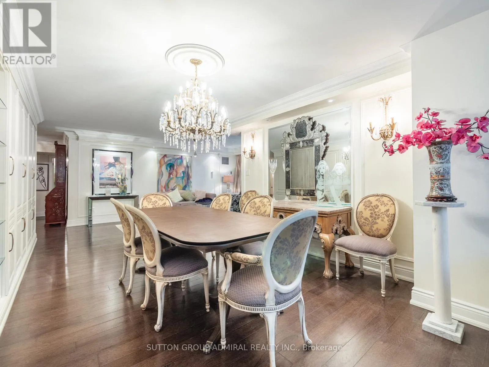 210 - 65 SPRING GARDEN AVENUE