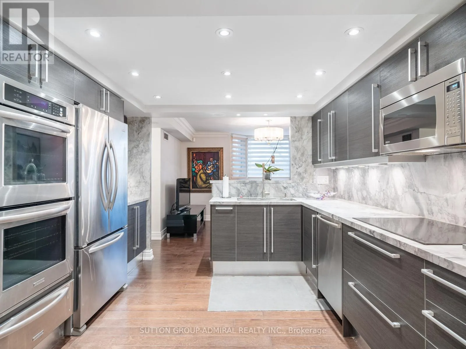 210 - 65 SPRING GARDEN AVENUE